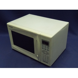 Sylvania Microwave Oven Model SM80652 1200W